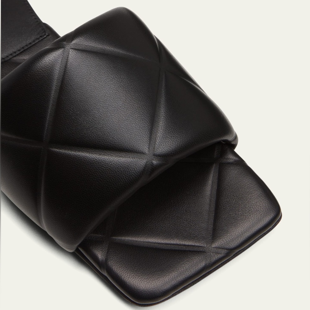 Bottega Veneta Slides Black 37